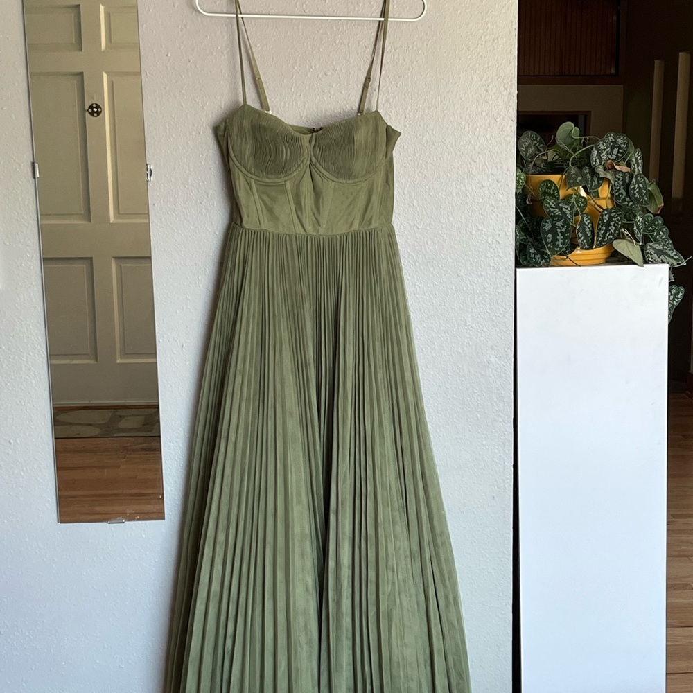 Hutch Amara Green Pleated Midi Dress